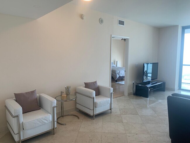 Building Photo - 333 Las Olas Way