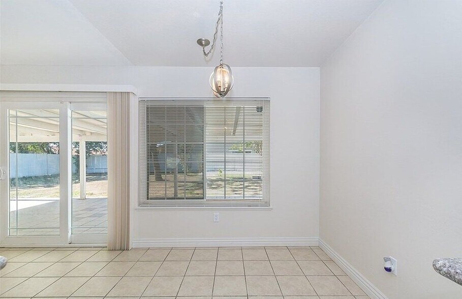 Building Photo - 13739 Sylmar Dr