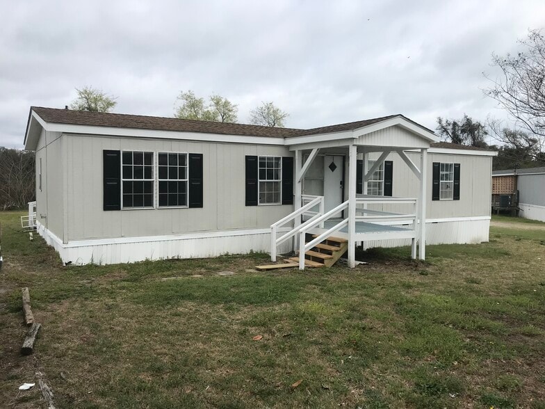 Primary Photo - 109 Rainbow Dr