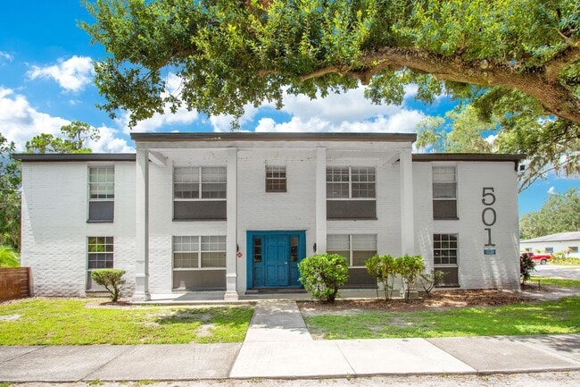 Interior Photo - The Henry Apartments | 1 & 2 Bedroom Apartments in Plant City, FL