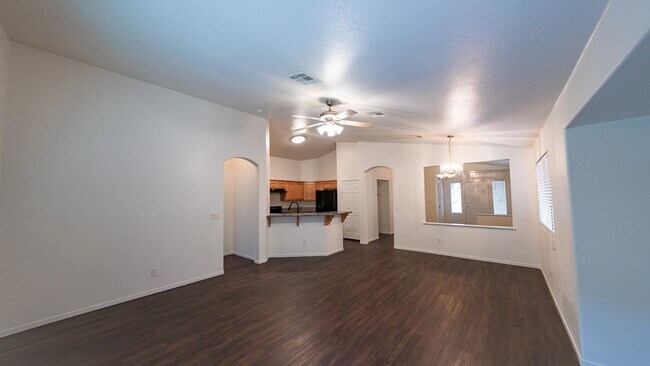 Building Photo - Beautiful Single Story Home with New Floor...