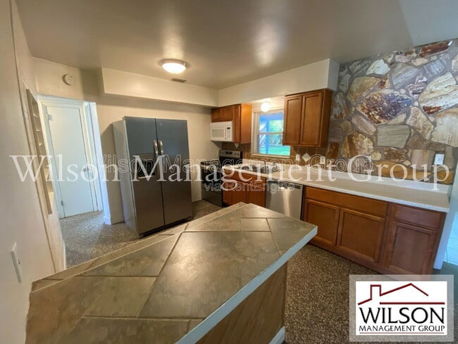 Building Photo - 2606 Aloma Ave