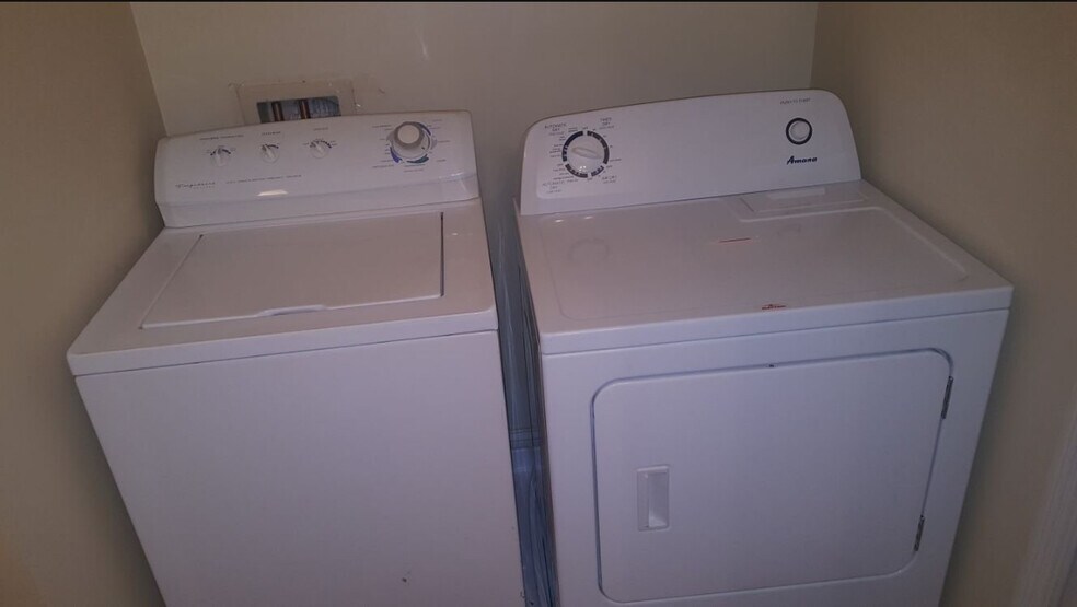 washer & dryer - 4259 Eclipse Way