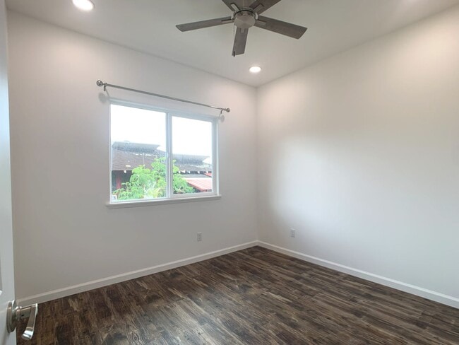 Building Photo - Hanapepe Home for Rent