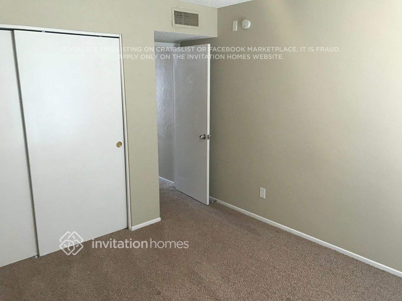 Building Photo - 9617 N 52nd Dr