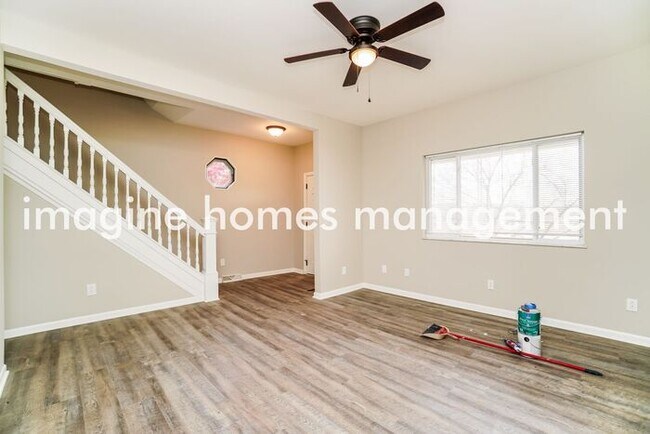 Building Photo - Spacious 3 Bed 2 Bath in McKees Rocks