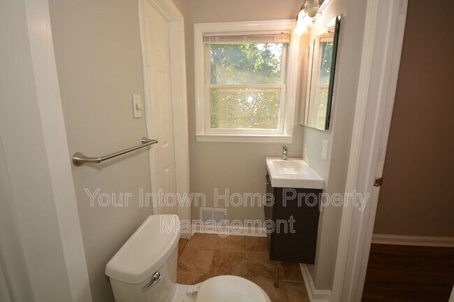 Building Photo - 1864 Flintwood Dr SE