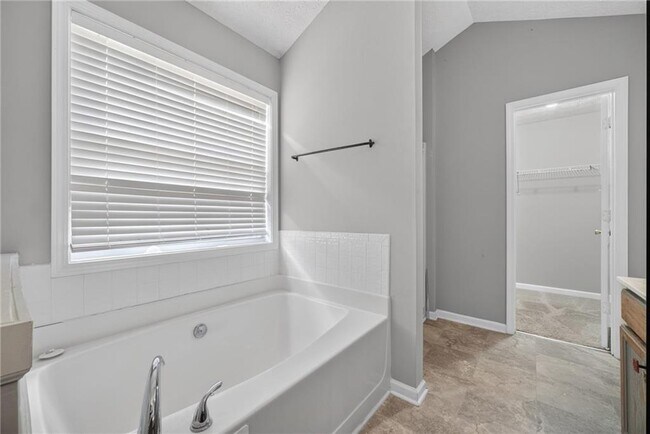 Building Photo - 530 Sterling Pointe Ct NW