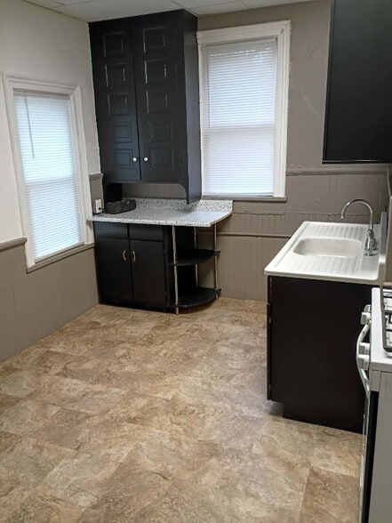 Building Photo - 914 Chestnut St