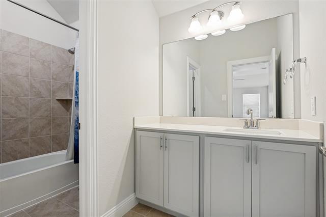 Building Photo - 2726 Geranium Ln