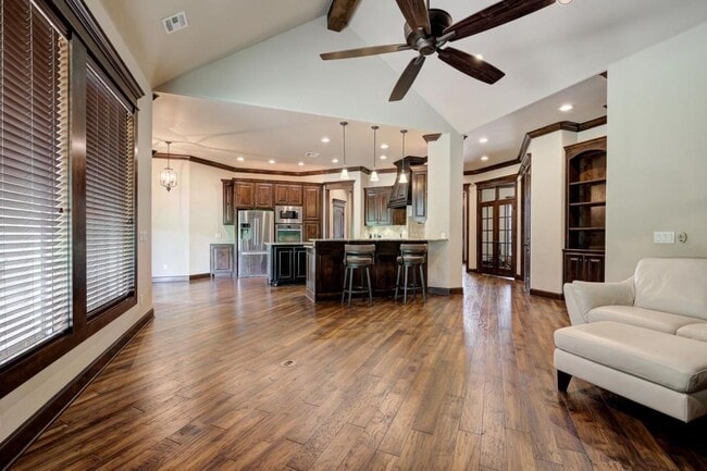 Building Photo - 22090 White Pine Cir