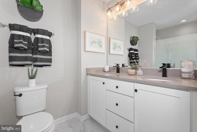 Building Photo - 201 Hillsdale Pl