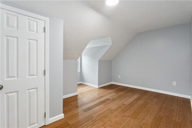 Building Photo - North Hills Area Bungalow