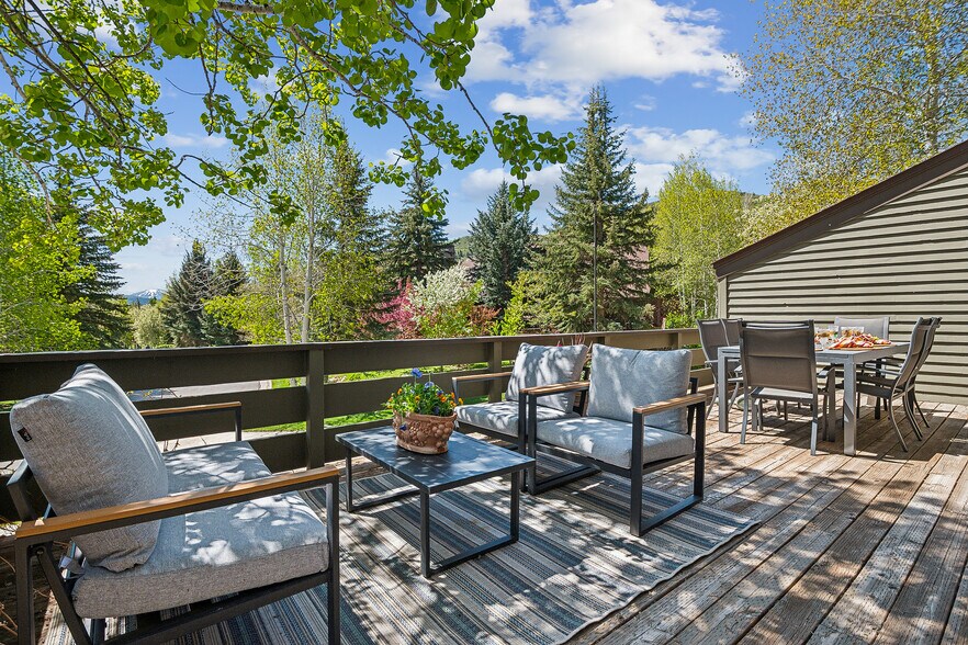 Building Photo - 3061 Fawn Dr