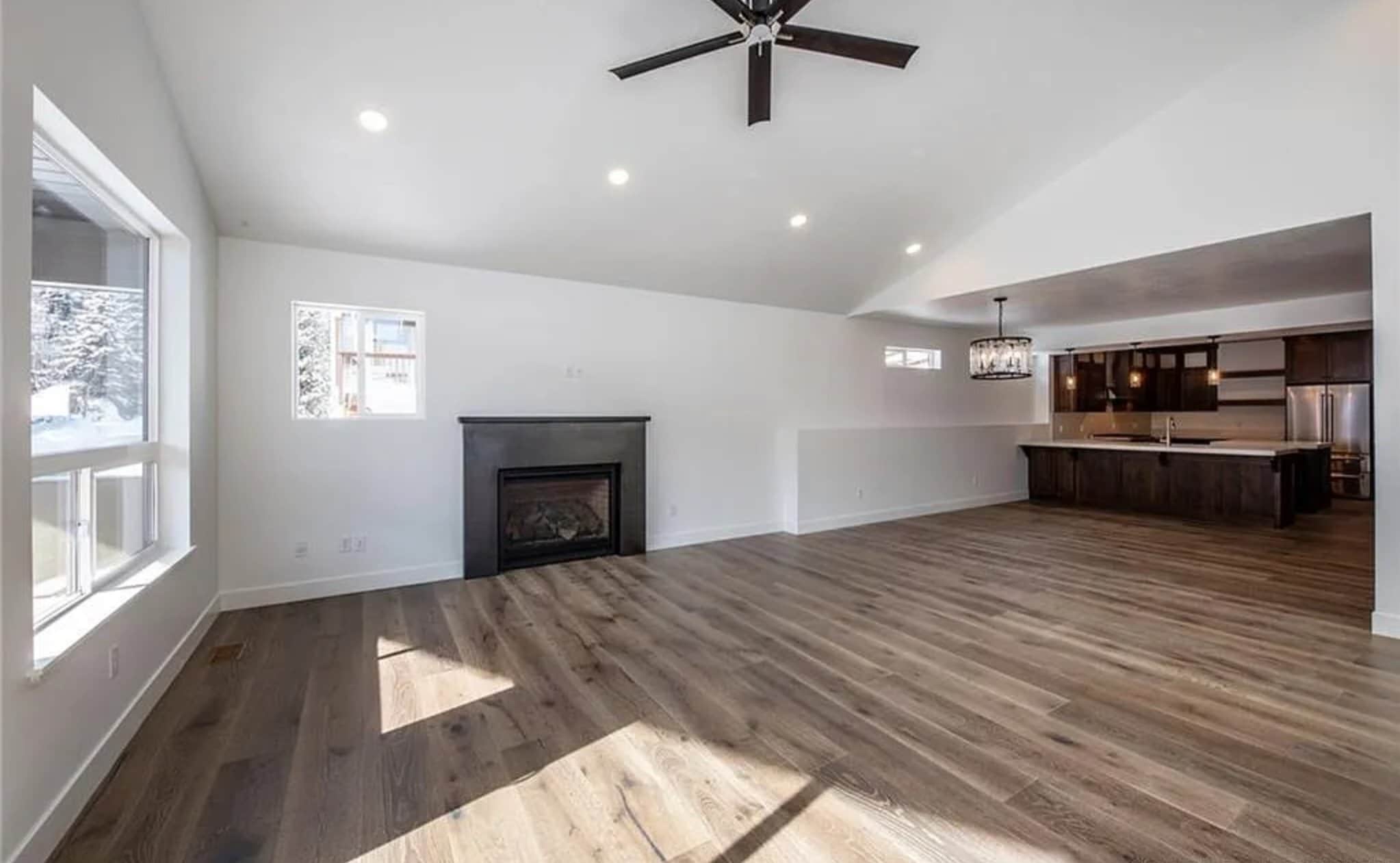Building Photo - 570 Aspen Dr