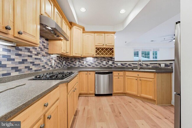 Building Photo - 7135 Mason Grove Ct