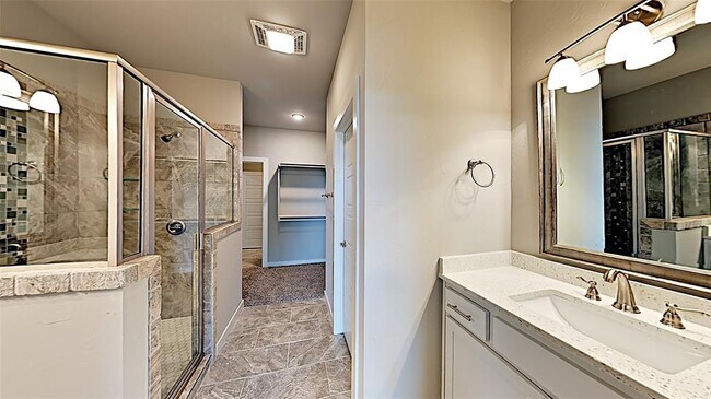 Building Photo - 405 Josephine Ct