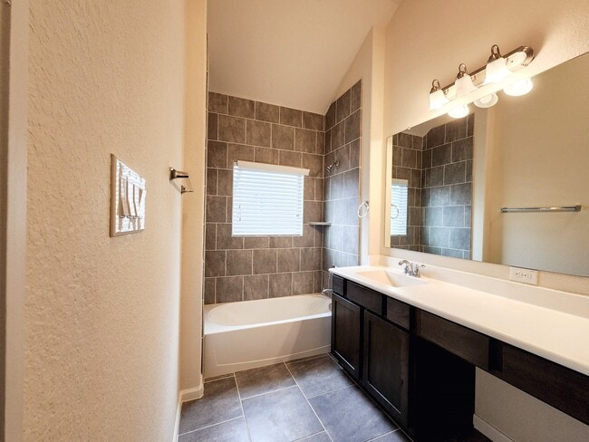 Building Photo - 10717 Madden Oaks Pl
