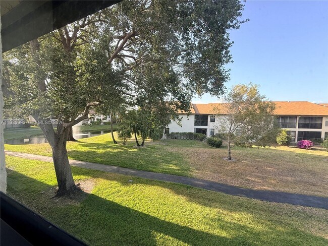 Building Photo - 3310 Perimeter Dr