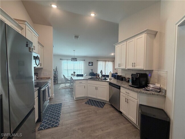 Building Photo - 4236 NE 20th Pl