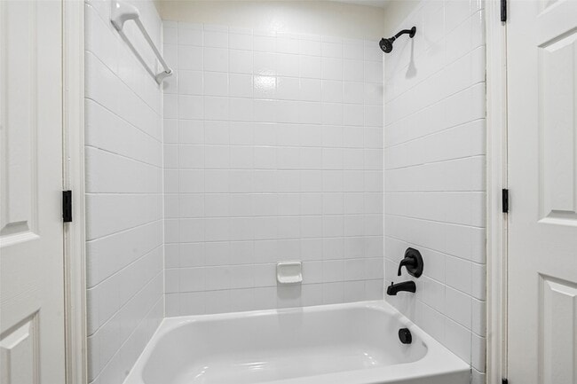 Building Photo - 837 Moss Cliff Cir