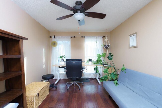 Building Photo - 6700 Carisbrooke Ln