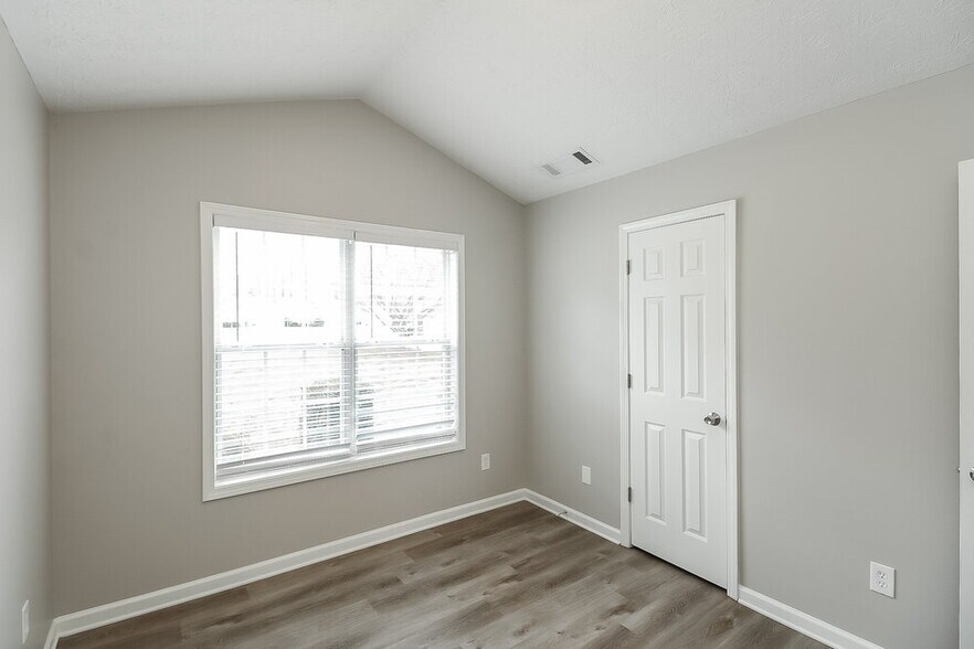 Building Photo - 11570 Vinea Ln