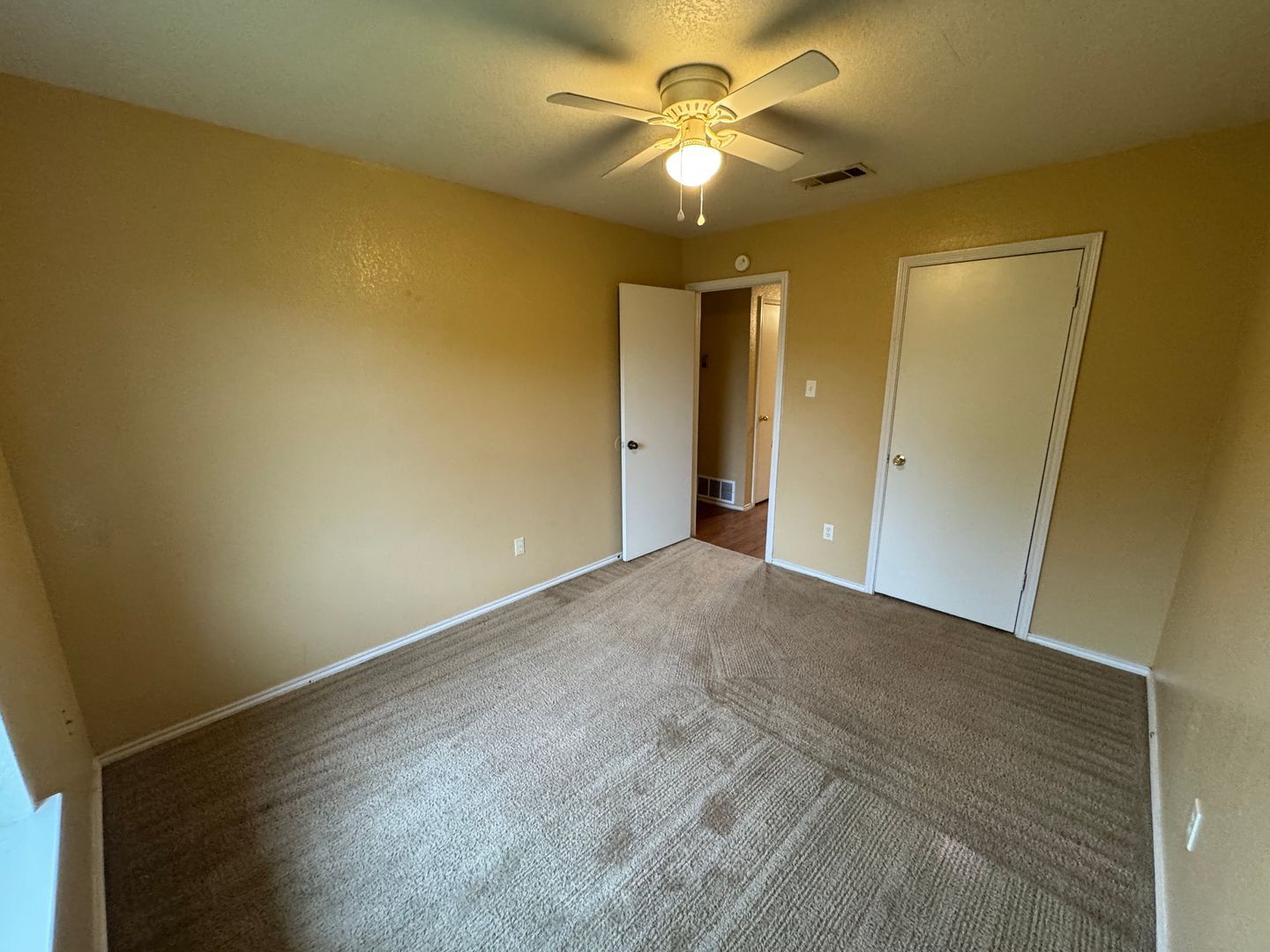 Building Photo - 1603 Cedarhill Dr