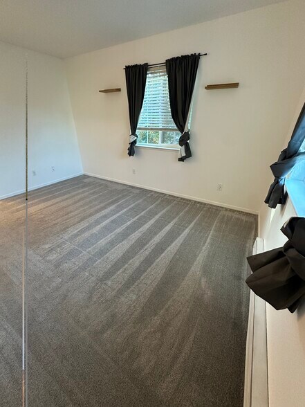 Building Photo - 357 Lighthouse Dr