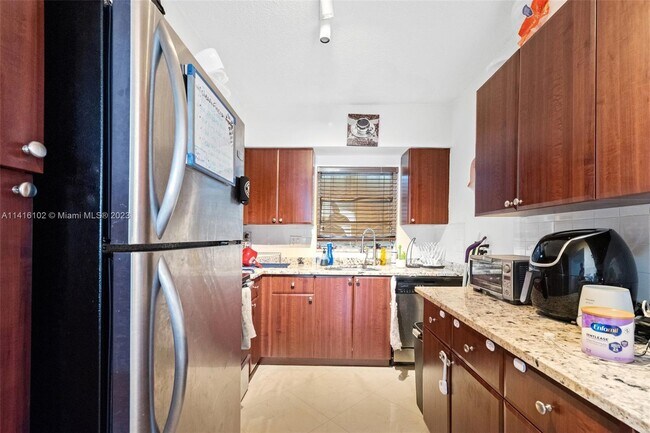 Building Photo - 2600 S Ocean Dr