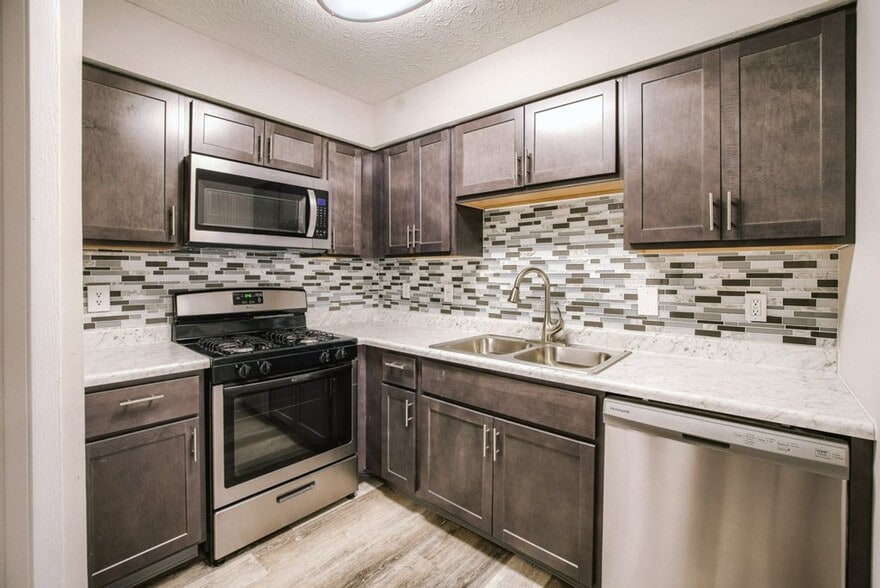 Interior Photo - TOWNHOMES AT MCNAUGHTEN