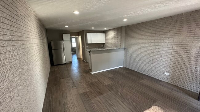 Building Photo - 4012 DuPont Cir