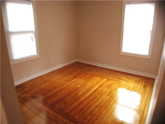 Building Photo - 690 Elm St