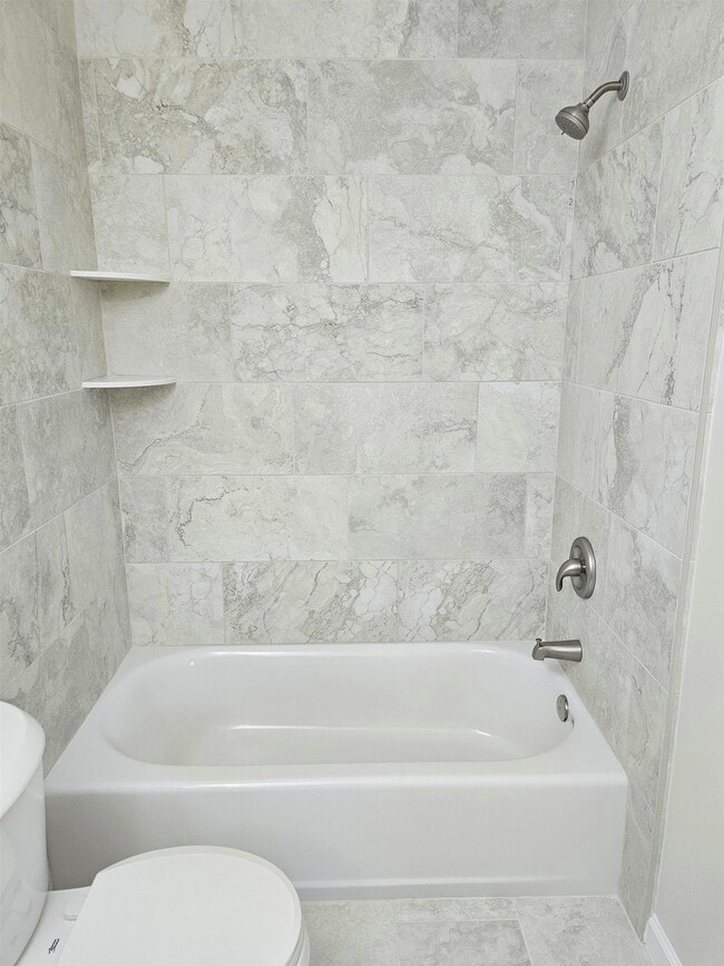 Building Photo - 431 Richview Park Cir E