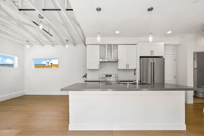 Building Photo - Fresh AIR CONDITIONED Arbor Lane Beauty!
