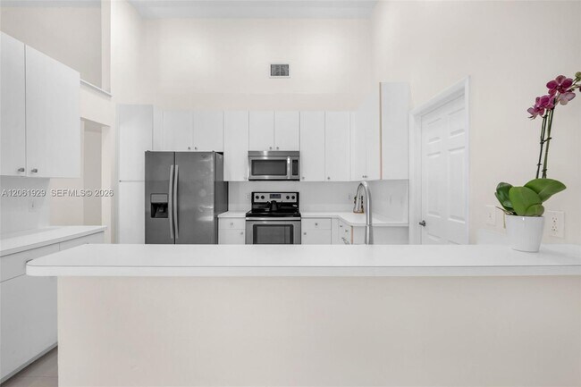 Building Photo - 17194 Ventana Dr