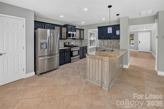 Building Photo - 10745 Glenluce Ave