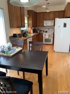 Building Photo - 41719 Sleepy Hollow Dr