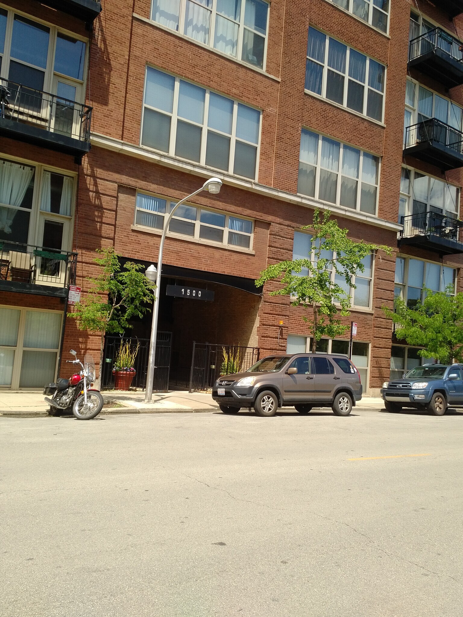 Building Photo - 1500 W Monroe St