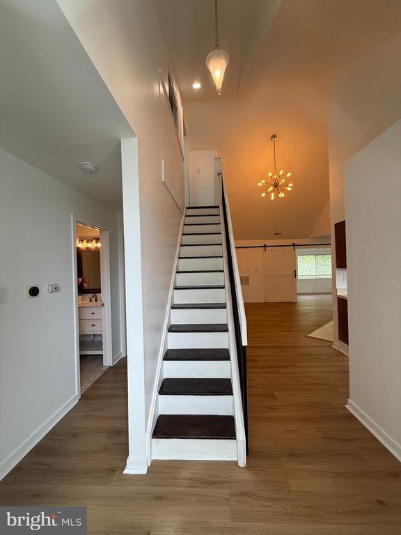 Building Photo - 828 Chanticleer