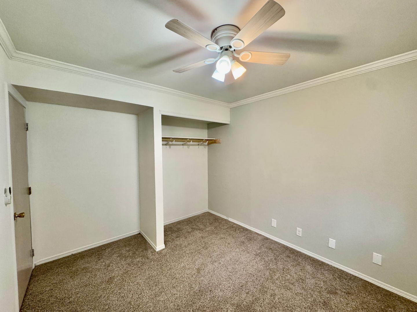 Building Photo - Lynnwood Home