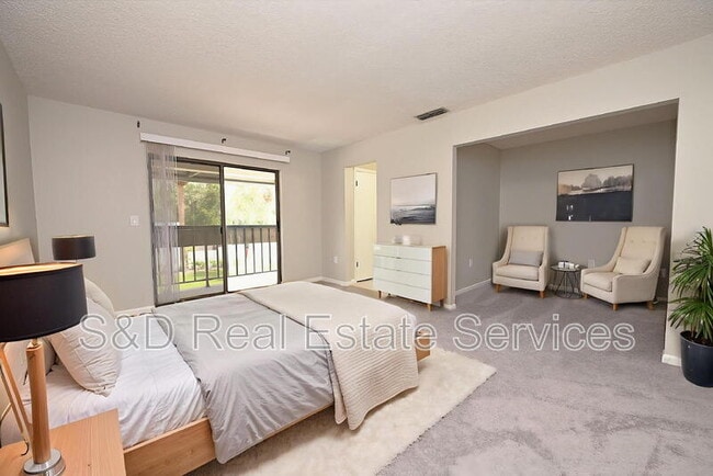 Building Photo - 1808 Village Ct