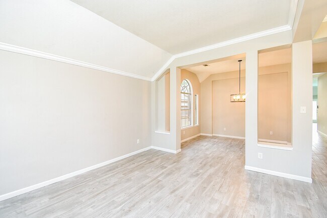 Building Photo - 23122 Beech Canyon Dr