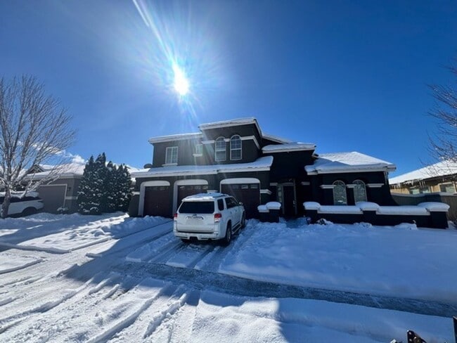 Building Photo - Spacious Four Bedroom Home off Veterans Parkway