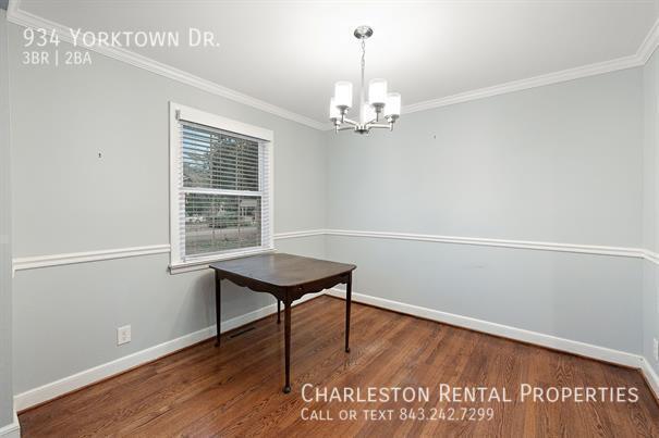 Building Photo - 934 Yorktown Dr