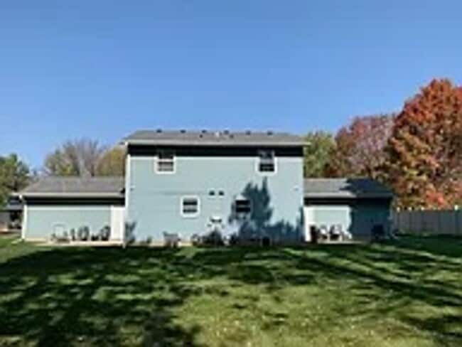Building Photo - Southside Duplex on a Quiet Residential Street