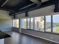 Building Photo - D Simmons (105 N 31st Ave #904)