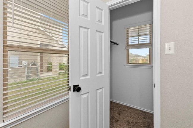 Building Photo - 508 Crane Crest Dr