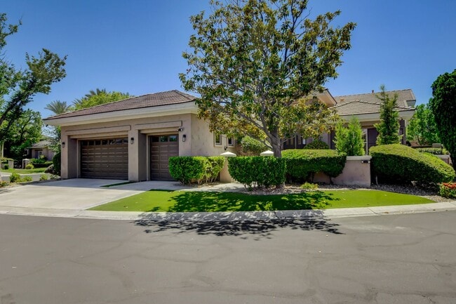 Building Photo - Single Story in Country Club Hills!