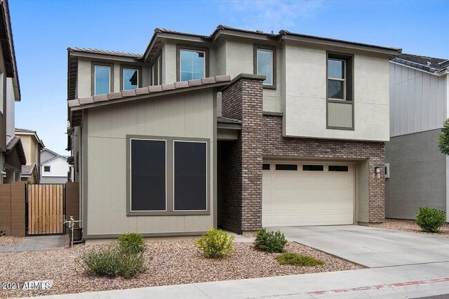 Primary Photo - 632 W Winchester Dr